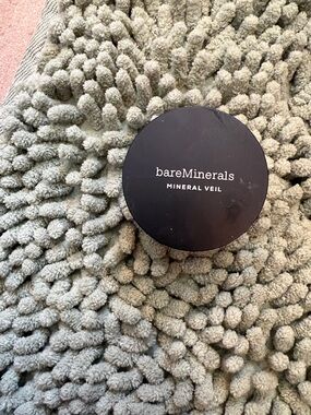 bareMinerals Mineral Veil Loose Powder Compact